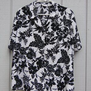 Liz Baker Women's Button up Black & White Floral Short Sleeve Collar Top SZ 18